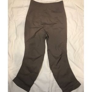 Lululemon cropped high waisted nylon leggings